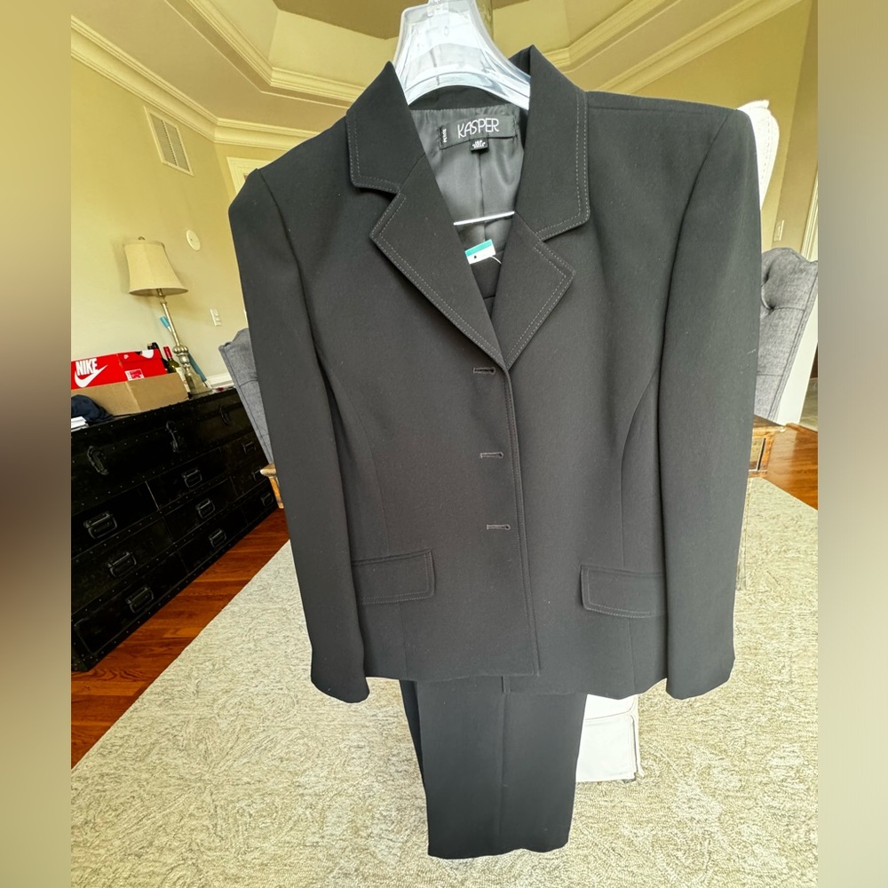 Suit by Kasper 16petite NWT